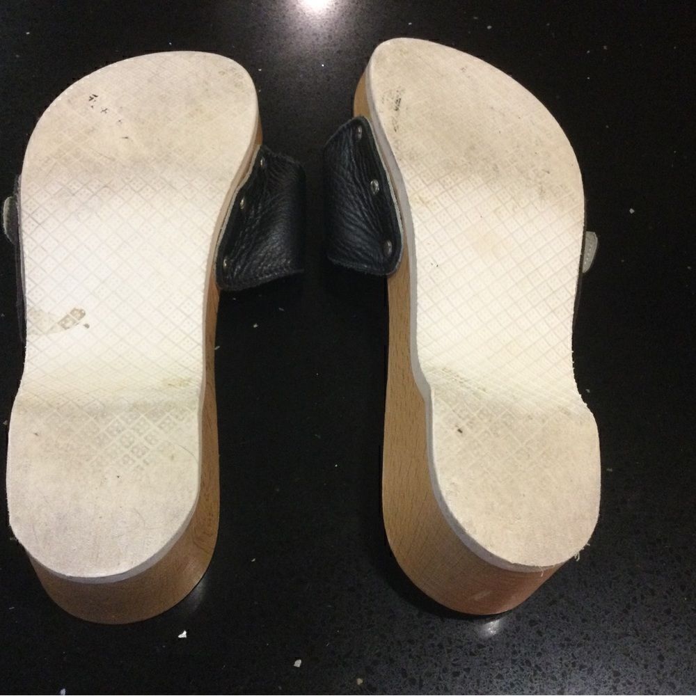 BURBERRY Black Leather Silver Buckle Wood Flip Flop Slide Sandal - Picture 6 of 6